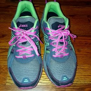 Womens Asics running sneaker